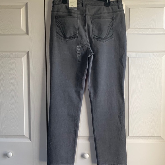 Style and Company High Rise Tummy Control Jeans. - Picture 4 of 12